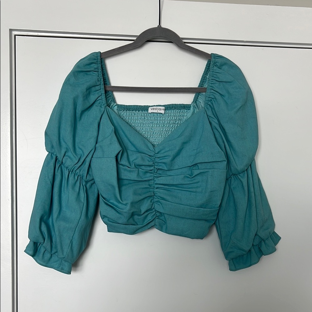Light blue 3/4 sleeve ruched top